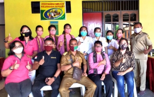 Pose bersama Kader Posyandu Melati, UPTD Puskesmas Oebobo, Dinkes Kota Kupang dan TP PKK Kota Kupang