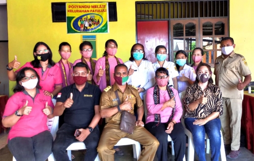 Pose bersama Kader Posyandu Melati, UPTD Puskesmas Oebobo, Dinkes Kota Kupang dan TP PKK Kota Kupang
